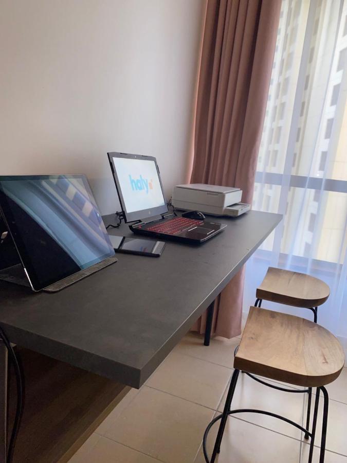 Grays Hostel By Haly Dubai Bagian luar foto