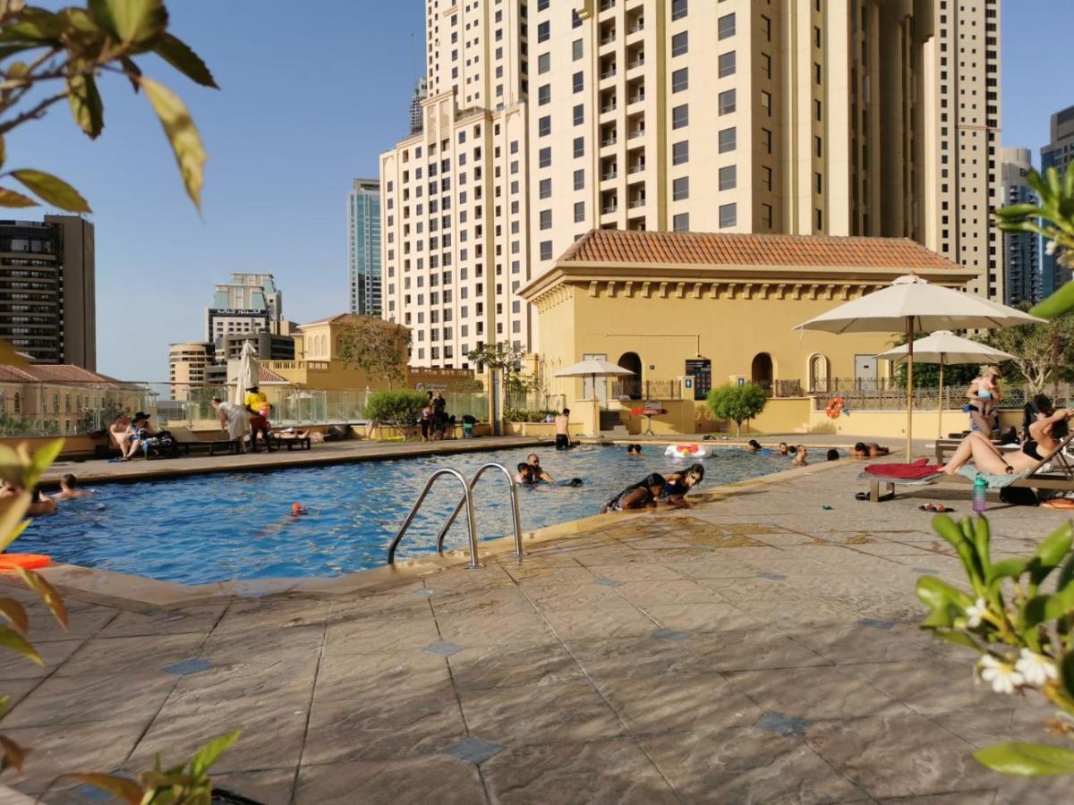 Grays Hostel By Haly Dubai Bagian luar foto